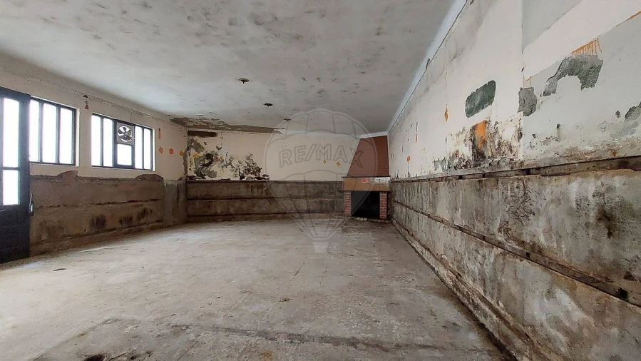 Apartamento T1 para Arrendamento em Rio Maior Foto 22