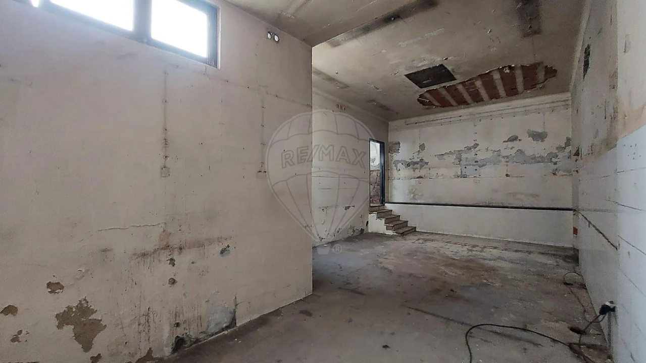 Apartamento T1 para Arrendamento em Rio Maior Foto 24