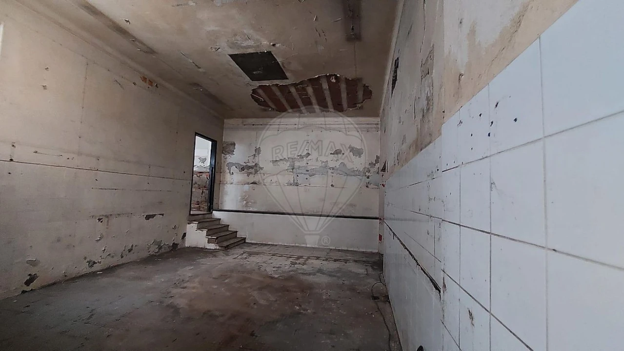 Apartamento T1 para Arrendamento em Rio Maior Foto 23