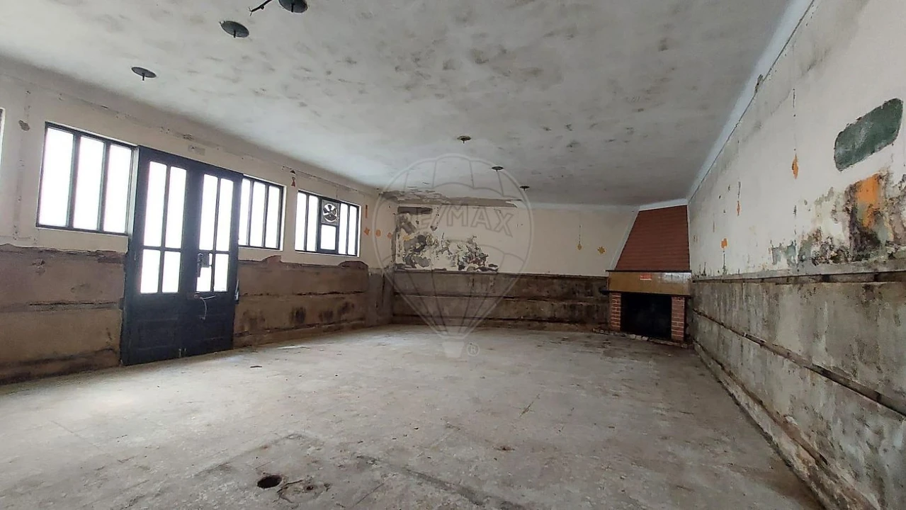 Apartamento T1 para Arrendamento em Rio Maior Foto 18