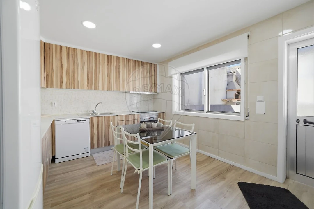 Moradia T3 para Venda em Castêlo da Maia Foto 23