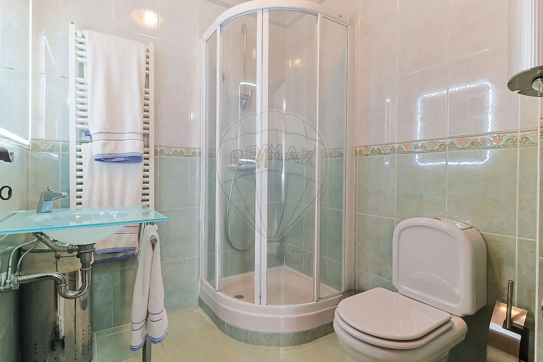 Moradia T4 para Venda em Tavarede Foto 16