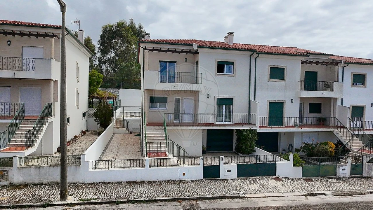 Moradia T4 para Venda em Tavarede Foto 38