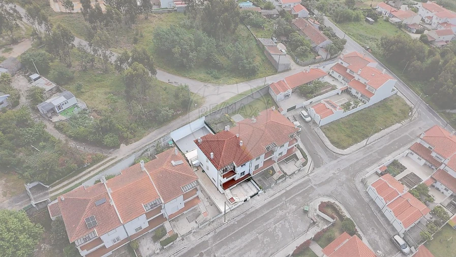 Moradia T4 para Venda em Tavarede Foto 32