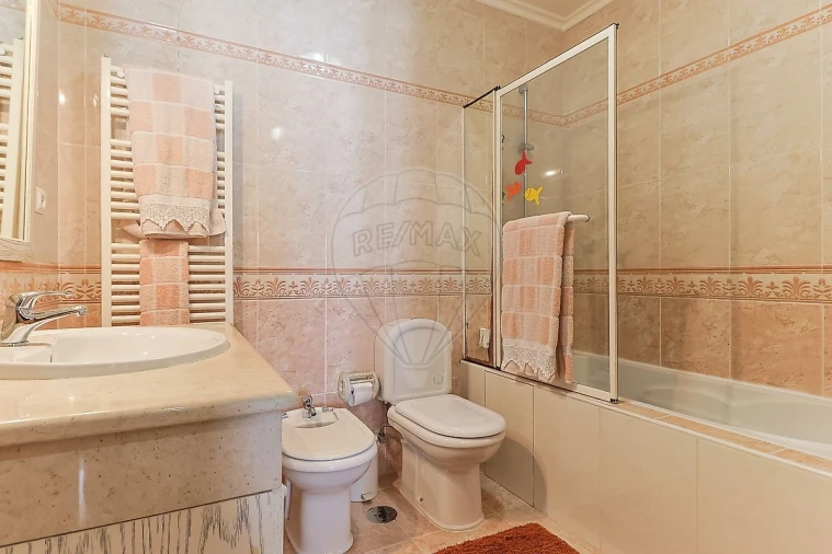 Moradia T4 para Venda em Tavarede Foto 28