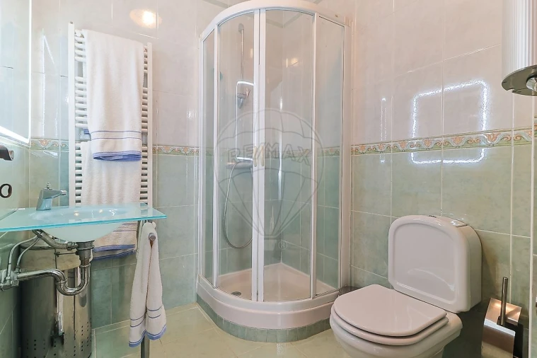 Moradia T4 para Venda em Tavarede Foto 16