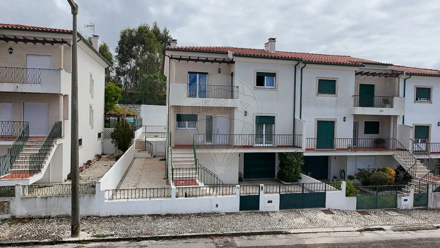 Moradia T4 para Venda em Tavarede Foto 38