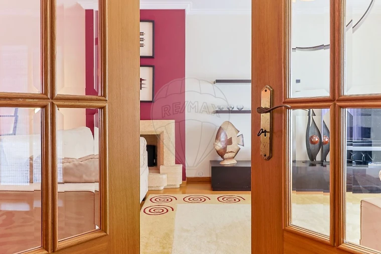 Moradia T4 para Venda em Tavarede Foto 3