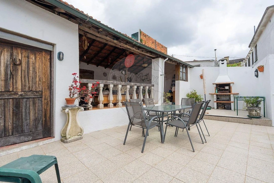 Moradia T3 para Venda em São Miguel de Poiares Foto 9