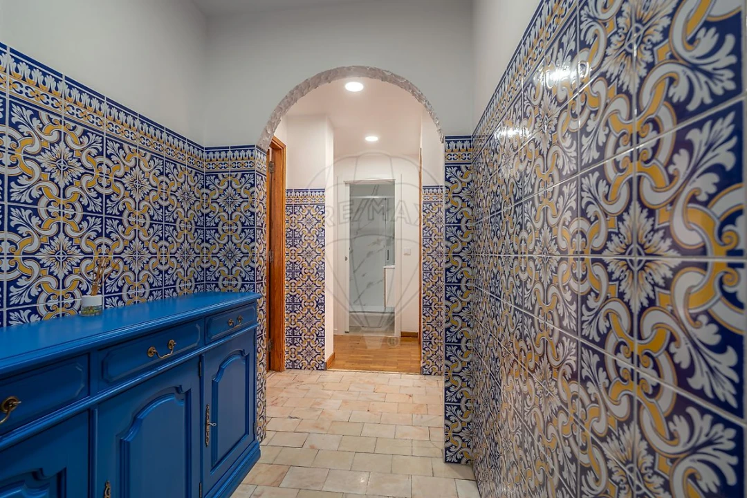 Apartamento T2 para Arrendamento em Santo Antonio dos Olivais Foto 3