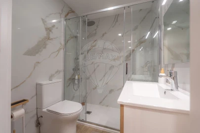 Apartamento T2 para Arrendamento em Santo Antonio dos Olivais