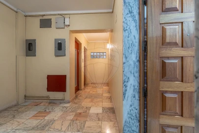 Apartamento T2 para Arrendamento em Santo Antonio dos Olivais