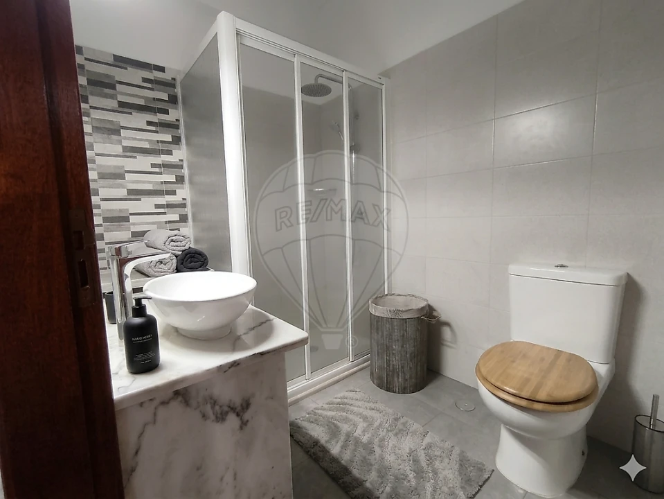 Apartamento T2 para Venda em Almargem do Bispo, Pêro Pinheiro e Montelavar Foto 6