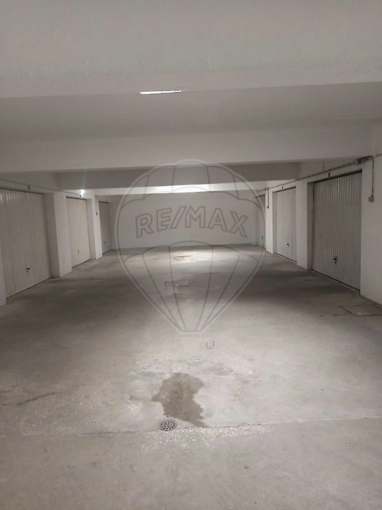 Garagem para Arrendamento em Massamá e Monte Abraão Foto 6