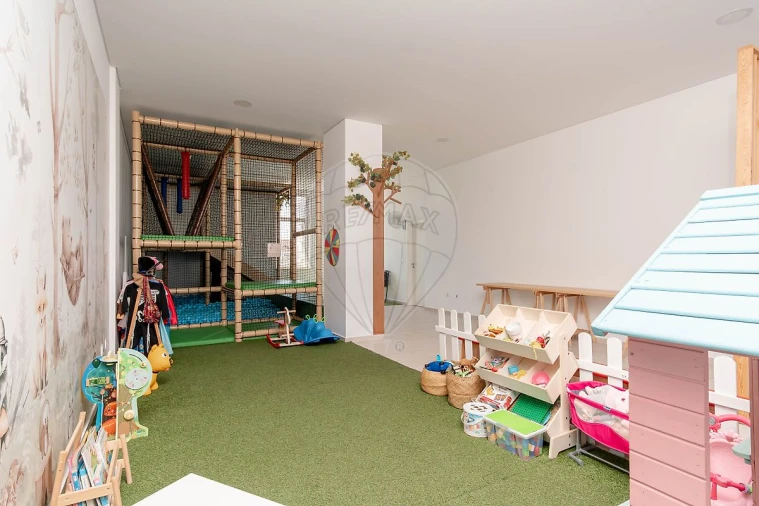 Negócio para Venda em Laranjeiro e Feijó Foto 3