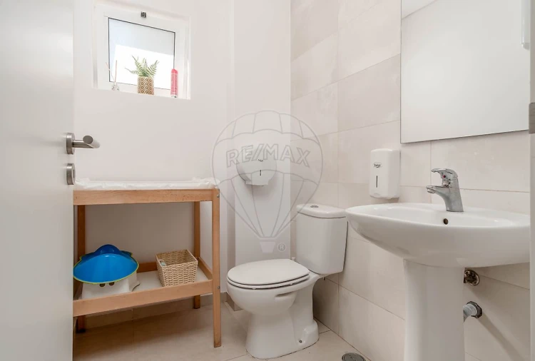 Negócio para Venda em Laranjeiro e Feijó