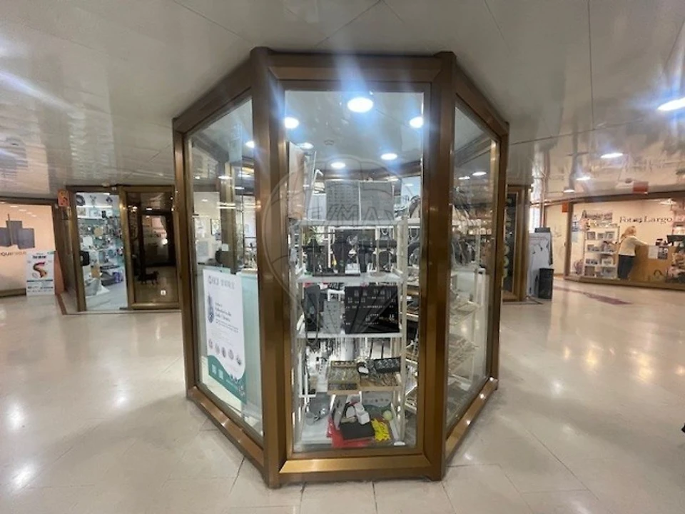 Loja para Venda em Algés, Linda-A-Velha e Cruz Quebrada-Dafundo Foto 3