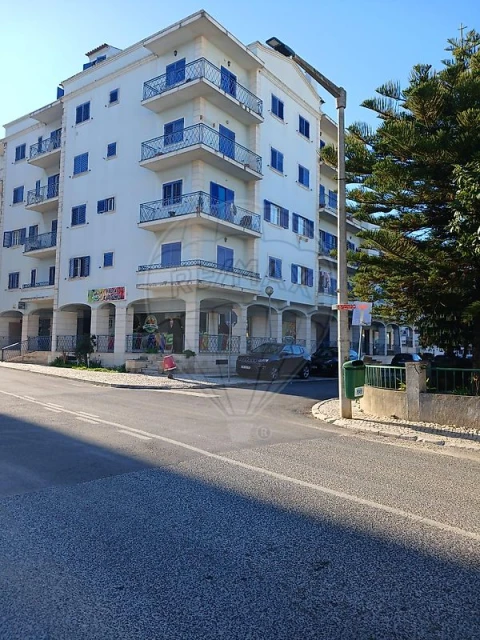 Apartamento T4 para Venda em Carregado e Cadafais