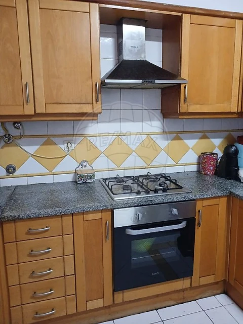 Apartamento T4 para Venda em Carregado e Cadafais