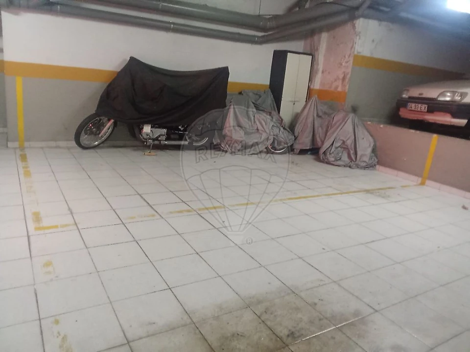 Apartamento T4 para Venda em Carregado e Cadafais Foto 15