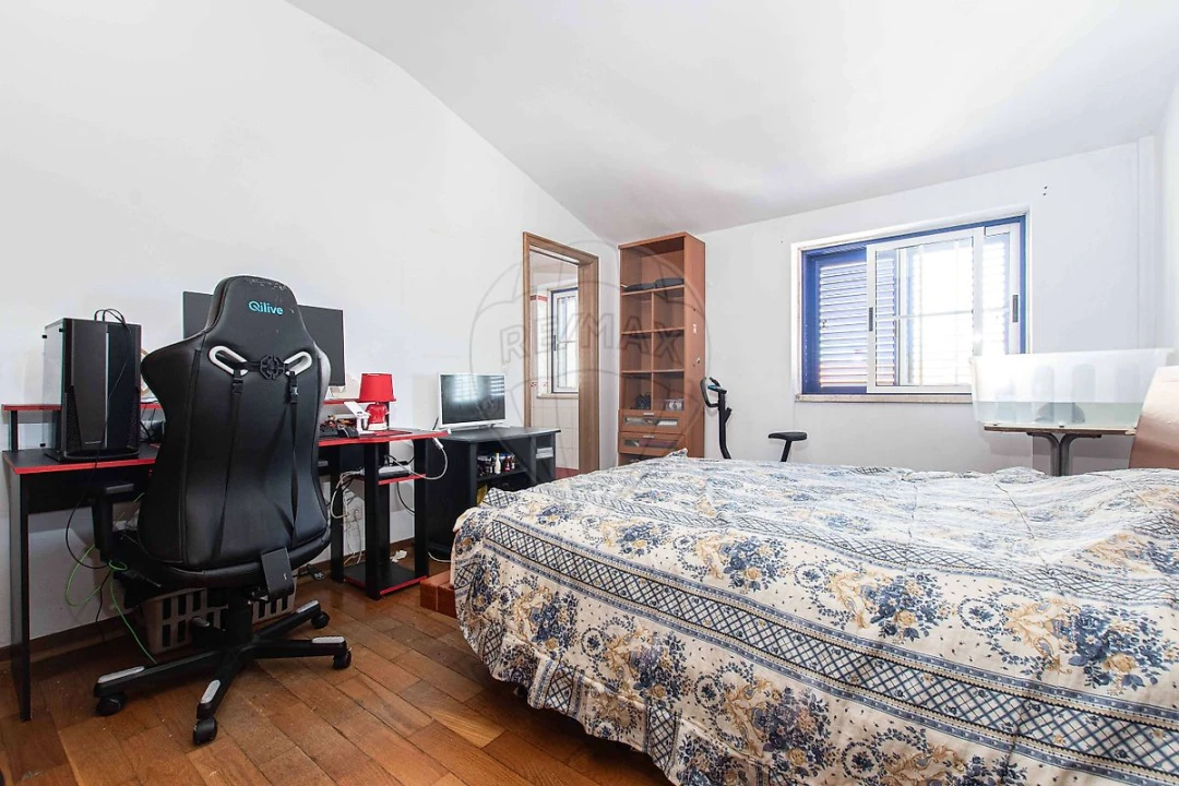 Apartamento T4 para Venda em Carregado e Cadafais Foto 7