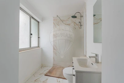 Apartamento T2 para Arrendamento em Misericórdia