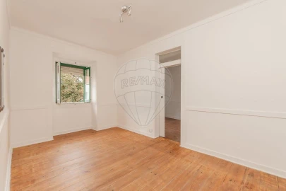 Apartamento T2 para Arrendamento em Misericórdia