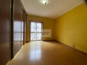 Apartamento T2 para Venda em Glória e Vera Cruz