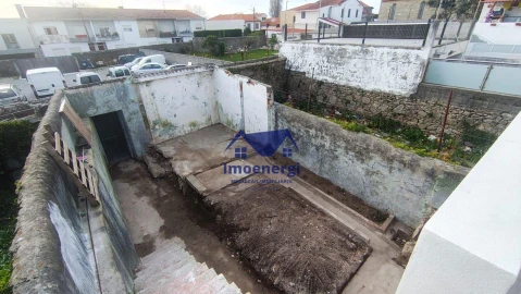 Moradia T4 para Venda em Azurara