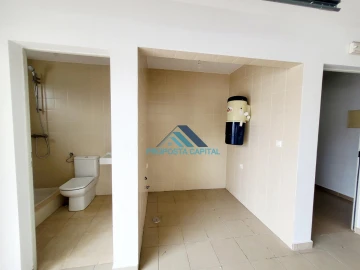 Moradia T5 para Venda em Laranjeiro e Feijó