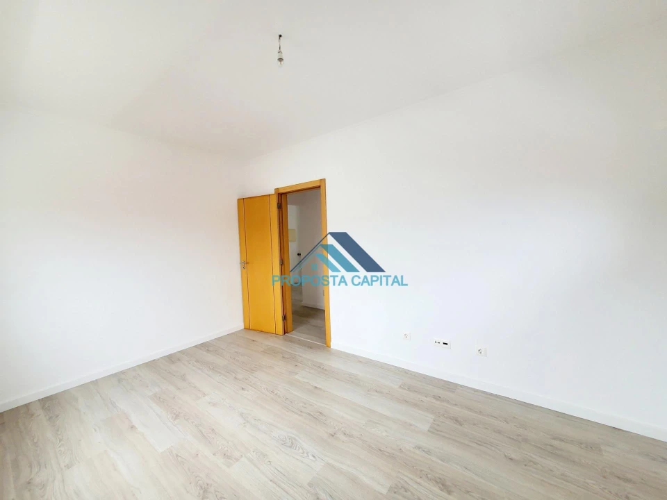 Moradia T5 para Venda em Laranjeiro e Feijó Foto 29