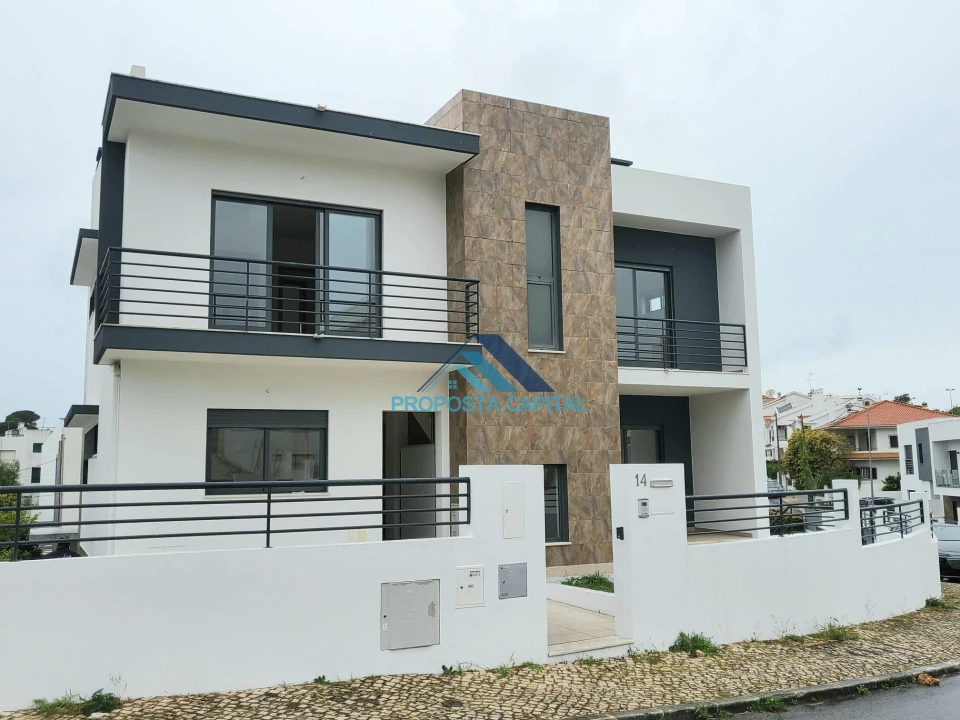 Moradia T5 para Venda em Laranjeiro e Feijó Foto 3