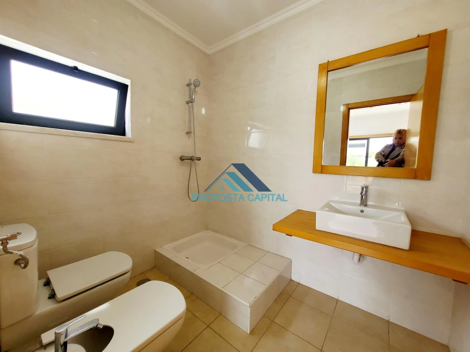 Moradia T5 para Venda em Laranjeiro e Feijó Foto 33