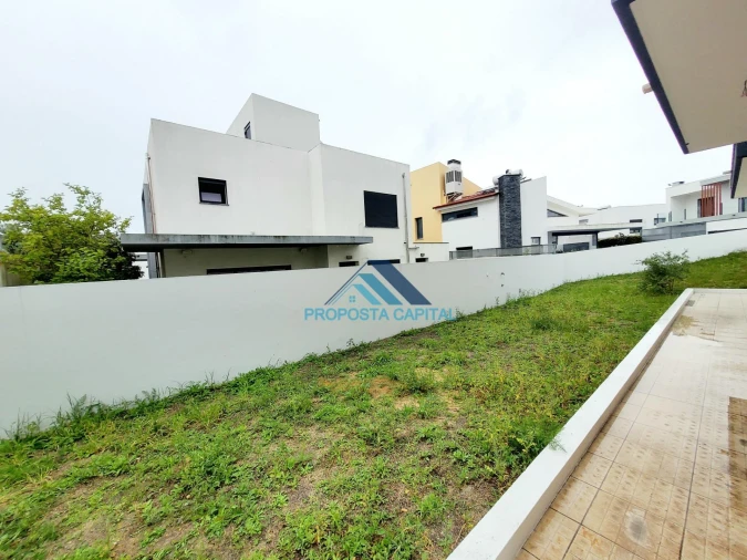 Moradia T5 para Venda em Laranjeiro e Feijó Foto 10