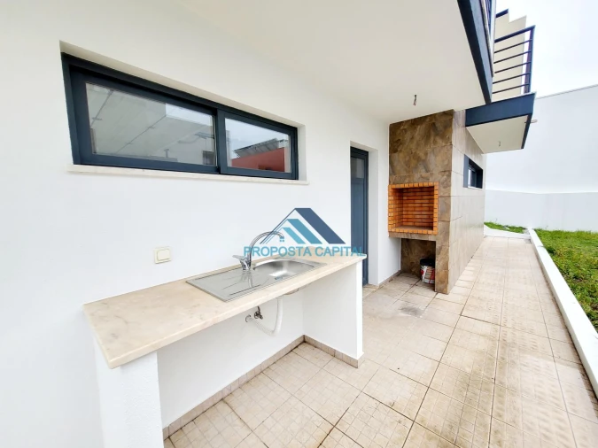 Moradia T5 para Venda em Laranjeiro e Feijó Foto 12