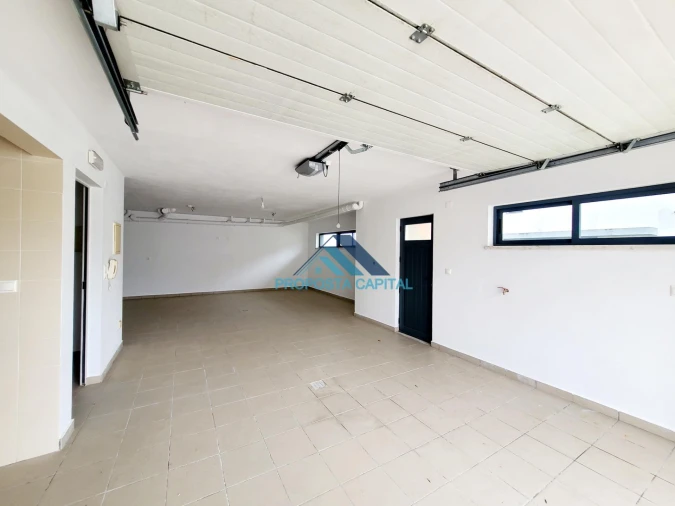 Moradia T5 para Venda em Laranjeiro e Feijó Foto 24