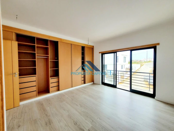 Moradia T5 para Venda em Laranjeiro e Feijó Foto 40