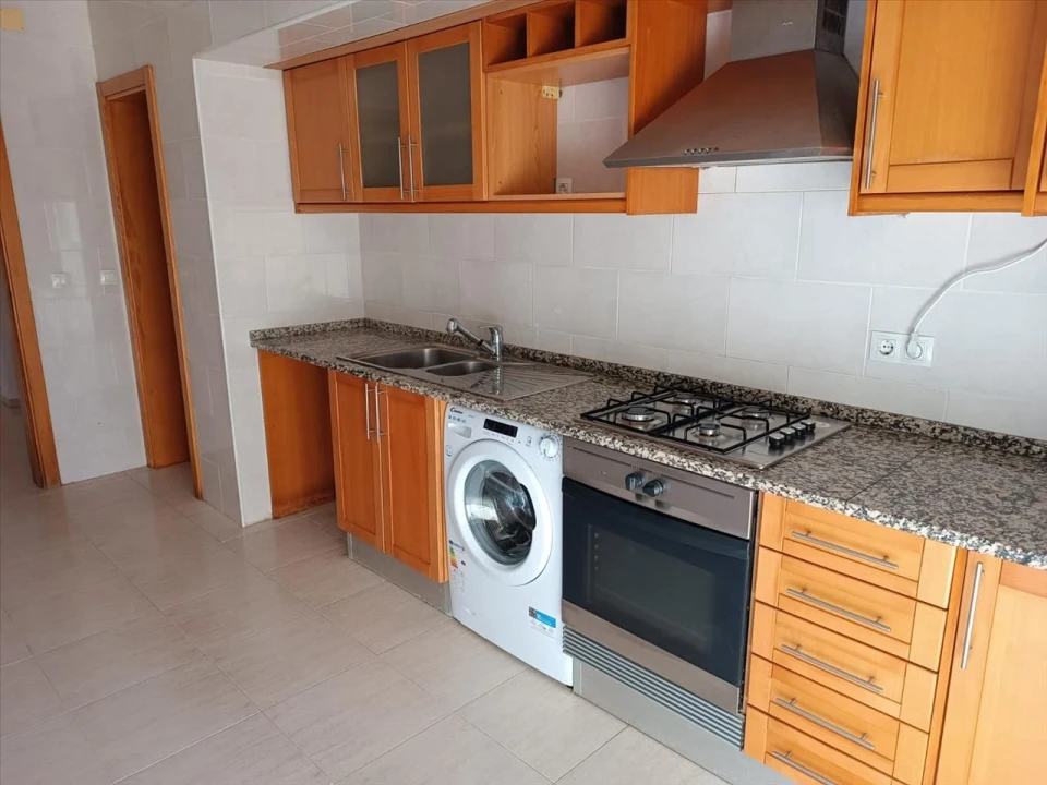 Apartamento T2 para Venda em Azambuja Foto 4