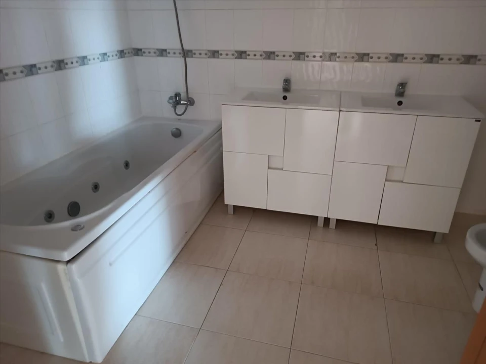 Apartamento T2 para Venda em Azambuja Foto 9