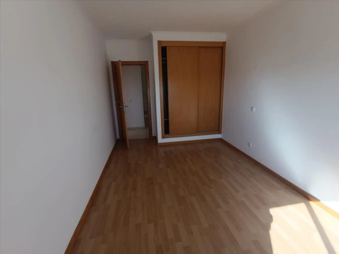 Apartamento T2 para Venda em Azambuja Foto 8