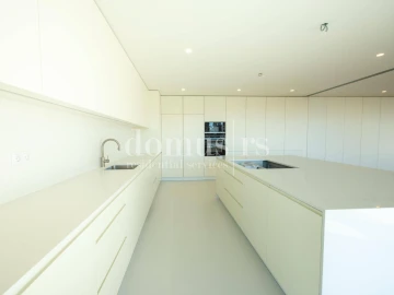 Apartamento T3 para Venda em Lordelo do Ouro e Massarelos