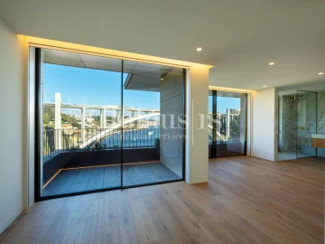 Apartamento T3 para Venda em Lordelo do Ouro e Massarelos