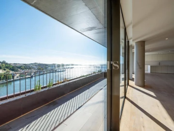 Apartamento T3 para Venda em Lordelo do Ouro e Massarelos
