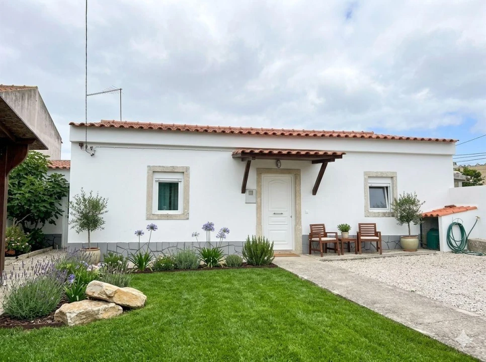 Moradia T2 para Venda em Agualva e Mira-Sintra Foto 1