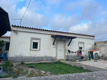 Moradia T2 para Venda em Agualva e Mira-Sintra
