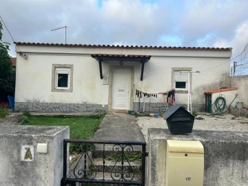 Moradia T2 para Venda em Agualva e Mira-Sintra