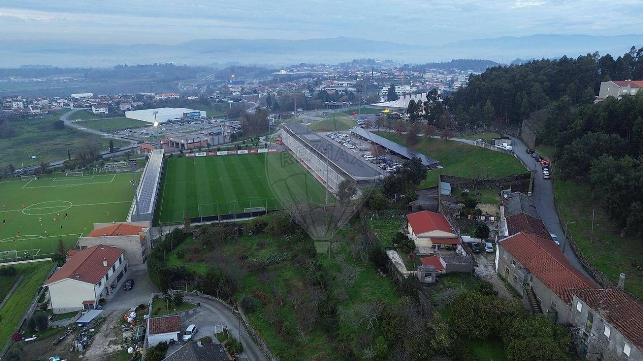 Terreno para Venda em Braga (Maximinos, Sé e Cividade) Foto 4