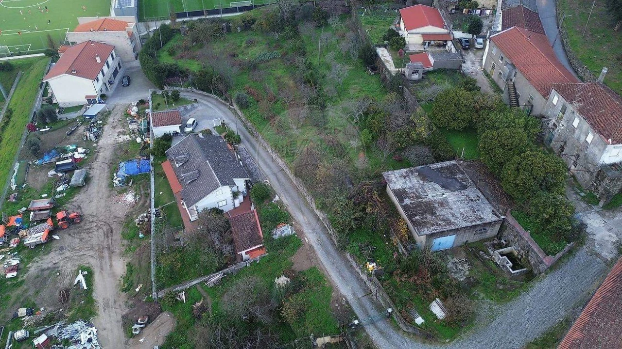 Terreno para Venda em Braga (Maximinos, Sé e Cividade) Foto 6