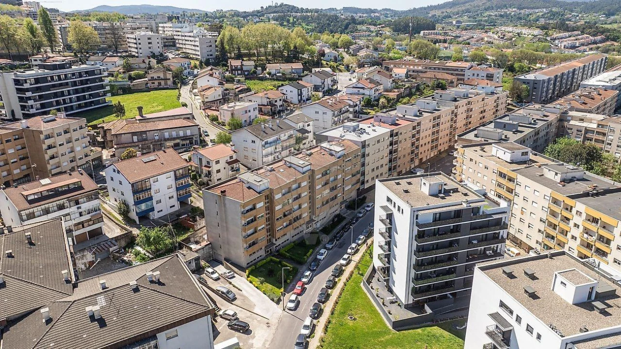 Apartamento T2 para Venda em Braga (Maximinos, Sé e Cividade) Foto 26