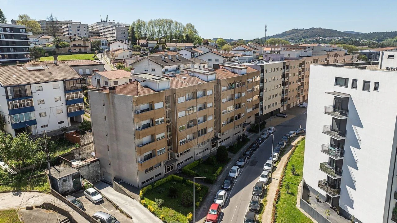 Apartamento T2 para Venda em Braga (Maximinos, Sé e Cividade) Foto 27